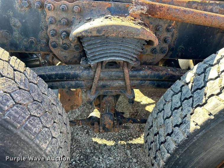 image for item DQ6251 2009 Sterling LT7500 truck cab and chassis