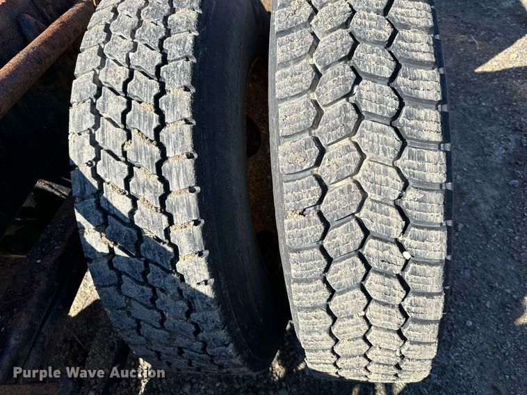 image for item DQ6251 2009 Sterling LT7500 truck cab and chassis