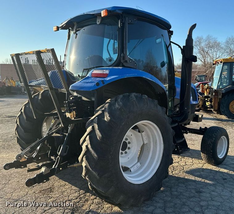image for item DQ6252 2006 New Holland TS110A tractor