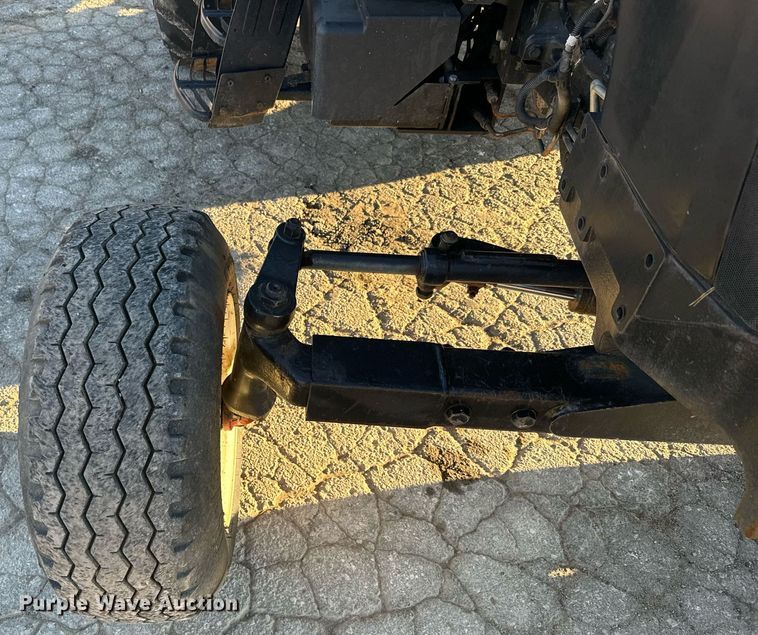 image for item DQ6252 2006 New Holland TS110A tractor