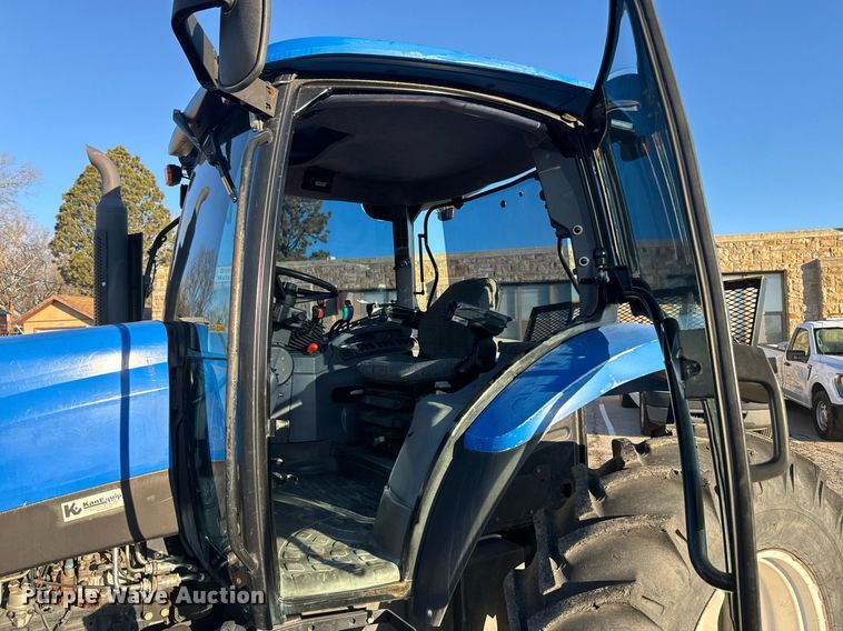 image for item DQ6252 2006 New Holland TS110A tractor