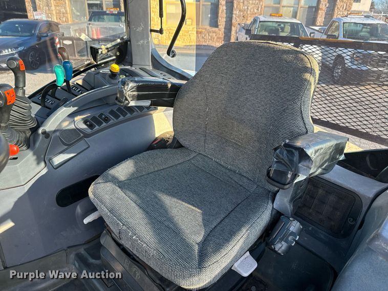 image for item DQ6252 2006 New Holland TS110A tractor