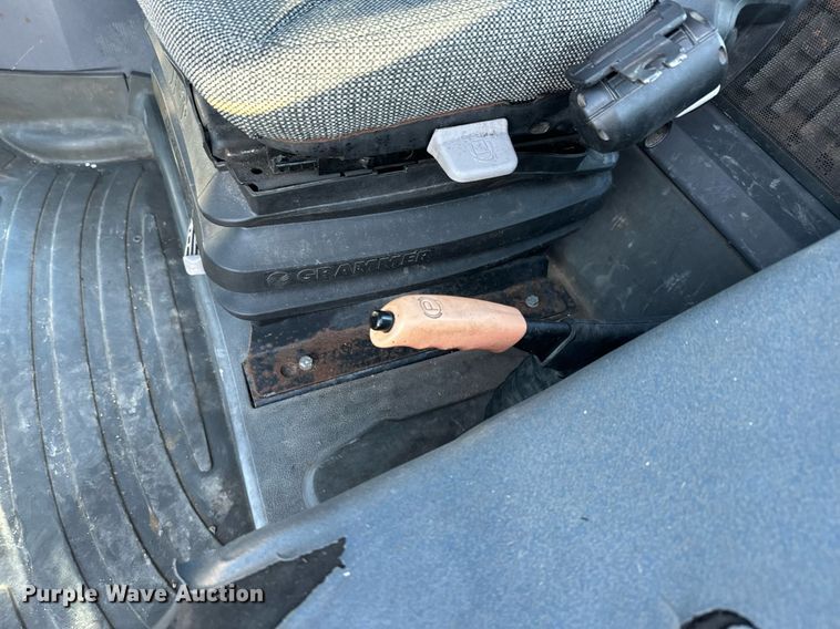 image for item DQ6252 2006 New Holland TS110A tractor