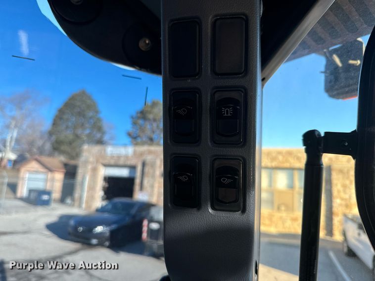 image for item DQ6252 2006 New Holland TS110A tractor