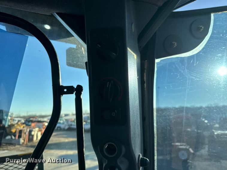 image for item DQ6252 2006 New Holland TS110A tractor