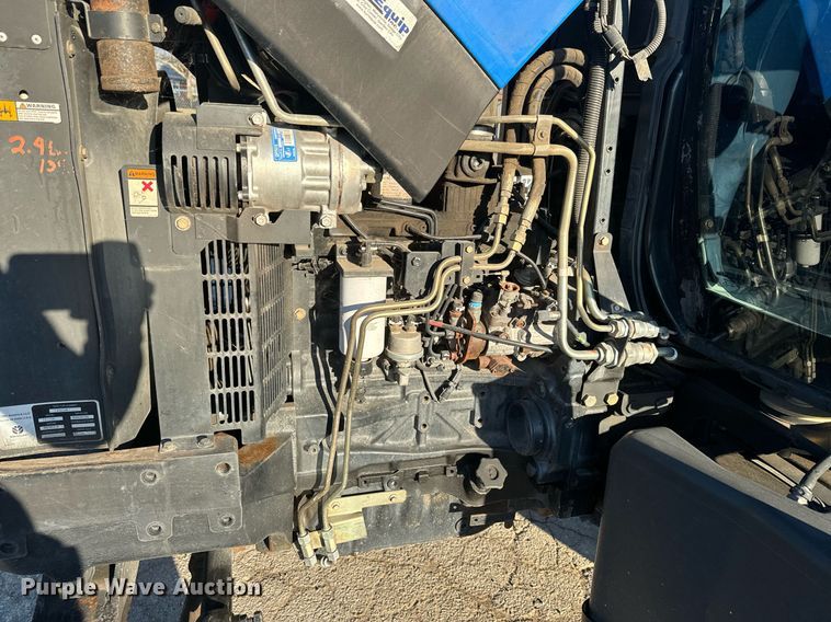 image for item DQ6252 2006 New Holland TS110A tractor