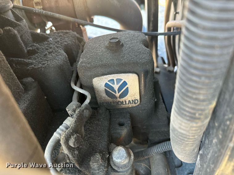 image for item DQ6252 2006 New Holland TS110A tractor