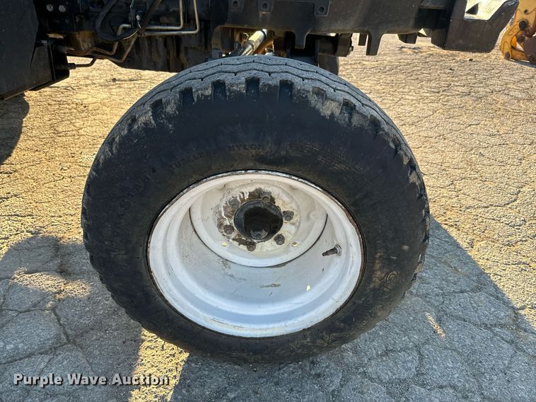 image for item DQ6252 2006 New Holland TS110A tractor