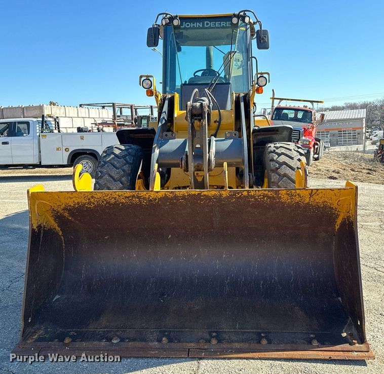 image for item DQ6253 2006 John Deere 444J wheel loader