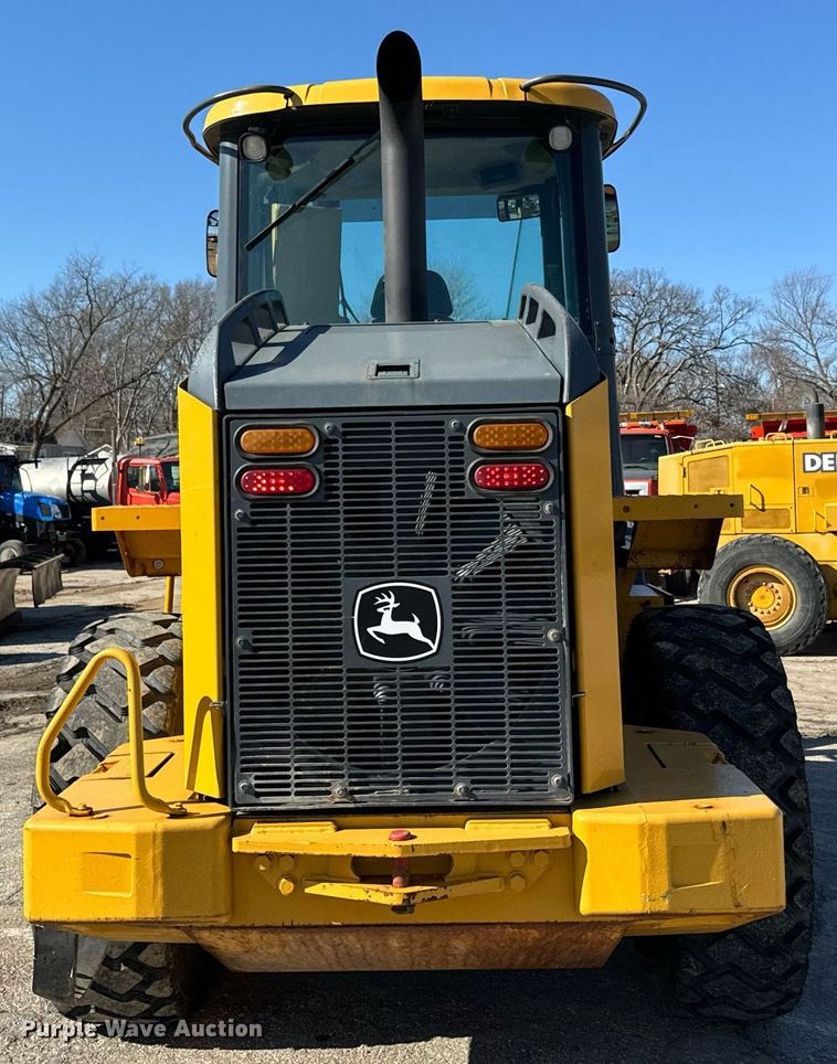 image for item DQ6253 2006 John Deere 444J wheel loader