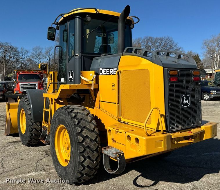 image for item DQ6253 2006 John Deere 444J wheel loader