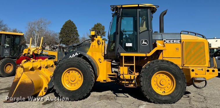 image for item DQ6253 2006 John Deere 444J wheel loader