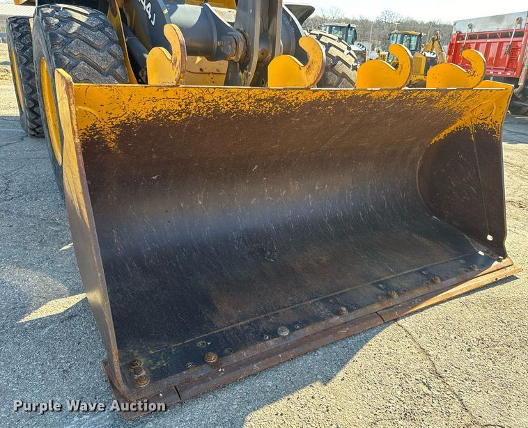 image for item DQ6253 2006 John Deere 444J wheel loader