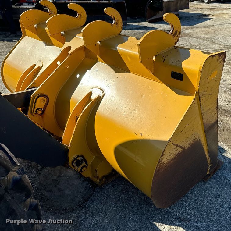 image for item DQ6253 2006 John Deere 444J wheel loader