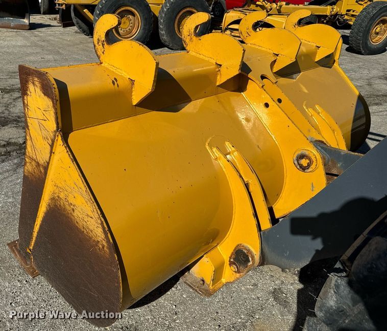 image for item DQ6253 2006 John Deere 444J wheel loader