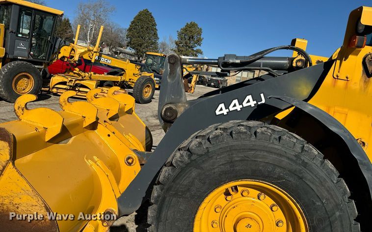 image for item DQ6253 2006 John Deere 444J wheel loader