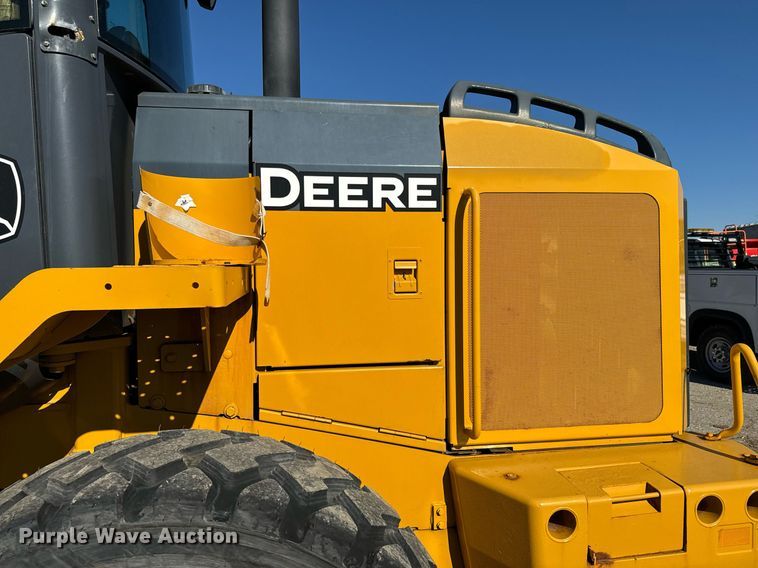 image for item DQ6253 2006 John Deere 444J wheel loader