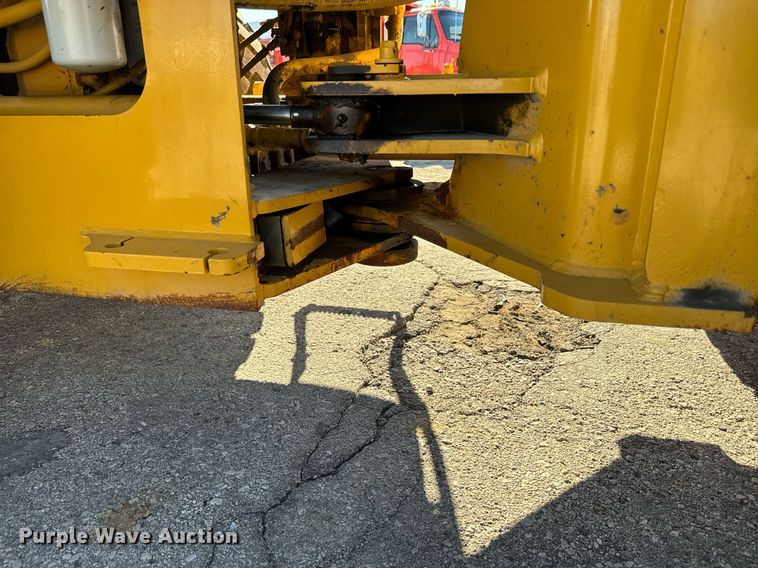 image for item DQ6253 2006 John Deere 444J wheel loader