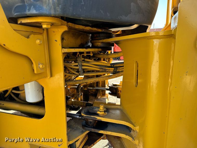 image for item DQ6253 2006 John Deere 444J wheel loader