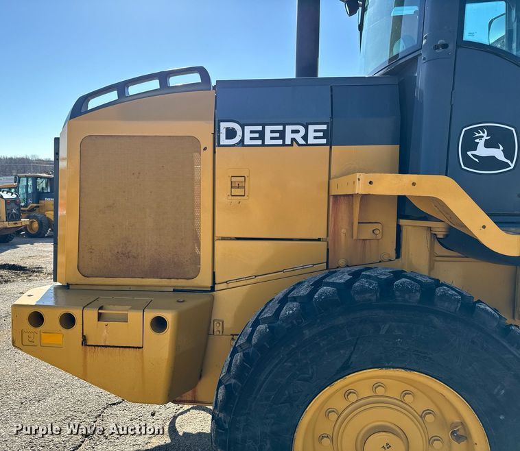 image for item DQ6253 2006 John Deere 444J wheel loader