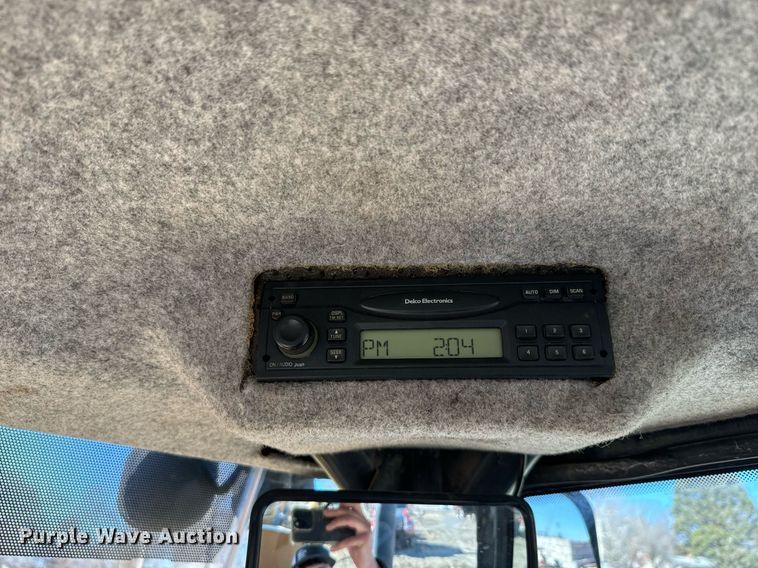 image for item DQ6253 2006 John Deere 444J wheel loader