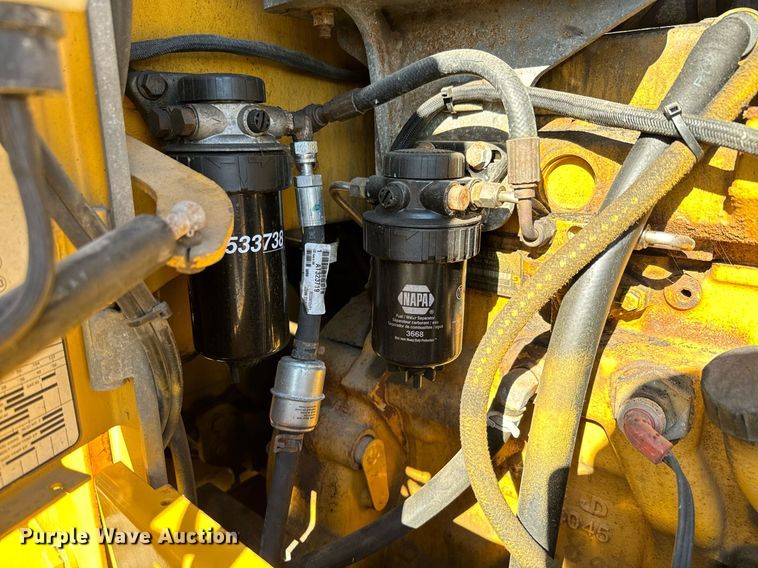 image for item DQ6253 2006 John Deere 444J wheel loader