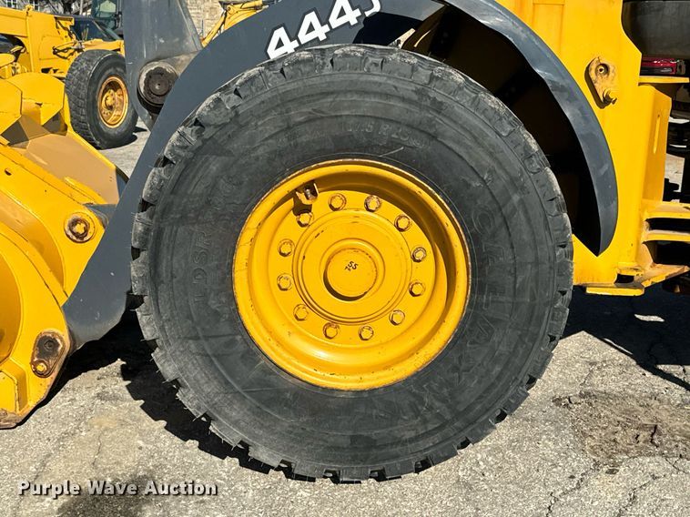 image for item DQ6253 2006 John Deere 444J wheel loader