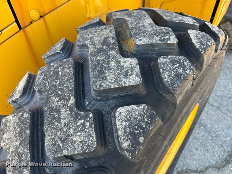 image for item DQ6253 2006 John Deere 444J wheel loader