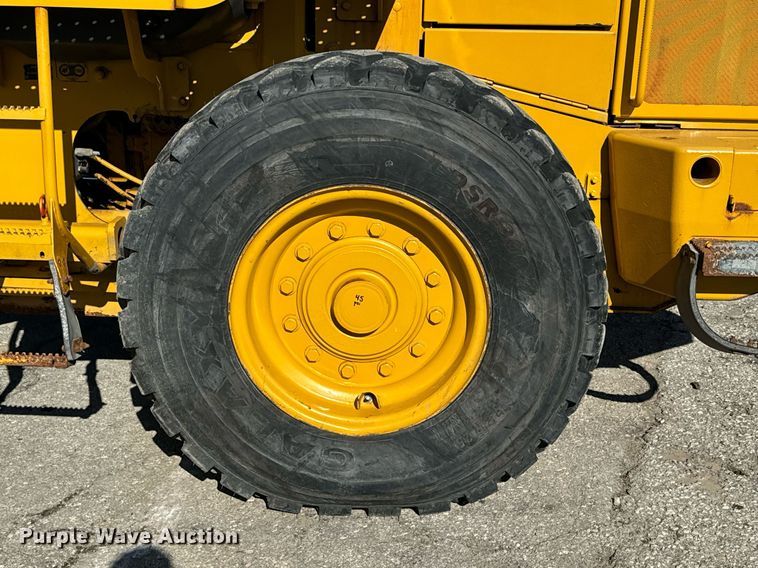 image for item DQ6253 2006 John Deere 444J wheel loader