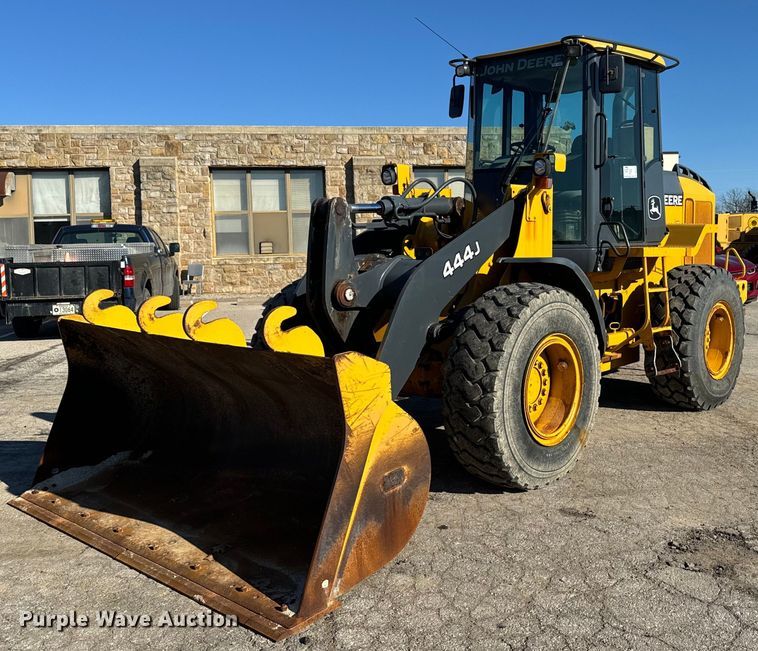 image for item DQ6254 2005 John Deere 444J wheel loader