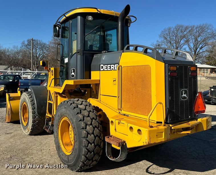 image for item DQ6254 2005 John Deere 444J wheel loader