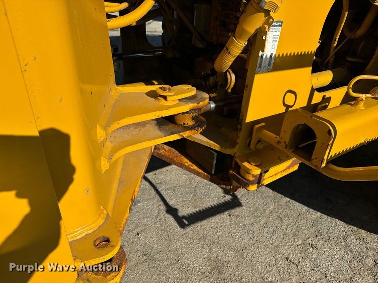 image for item DQ6254 2005 John Deere 444J wheel loader