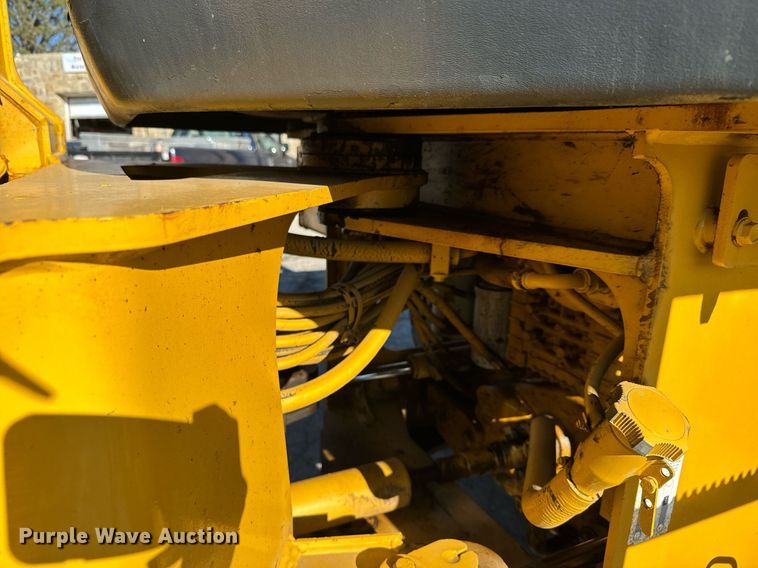 image for item DQ6254 2005 John Deere 444J wheel loader