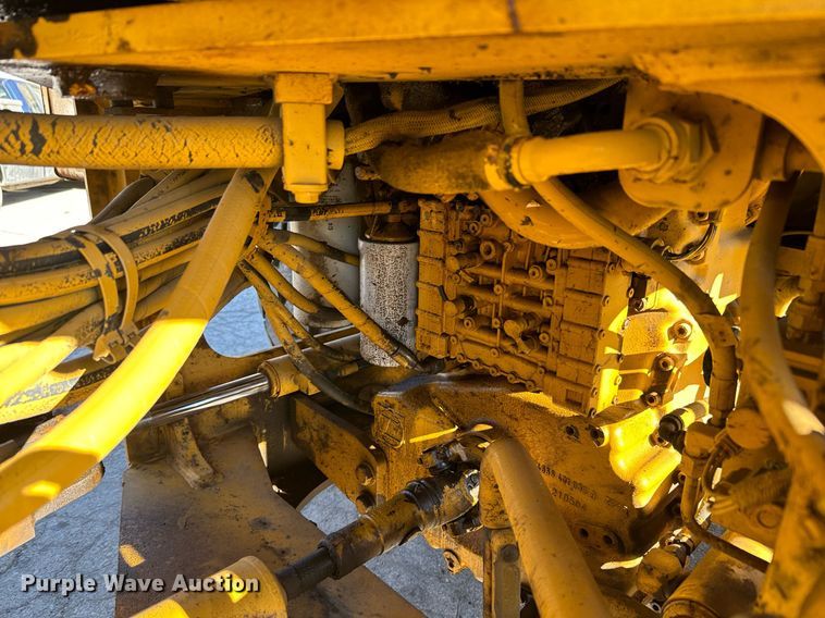 image for item DQ6254 2005 John Deere 444J wheel loader