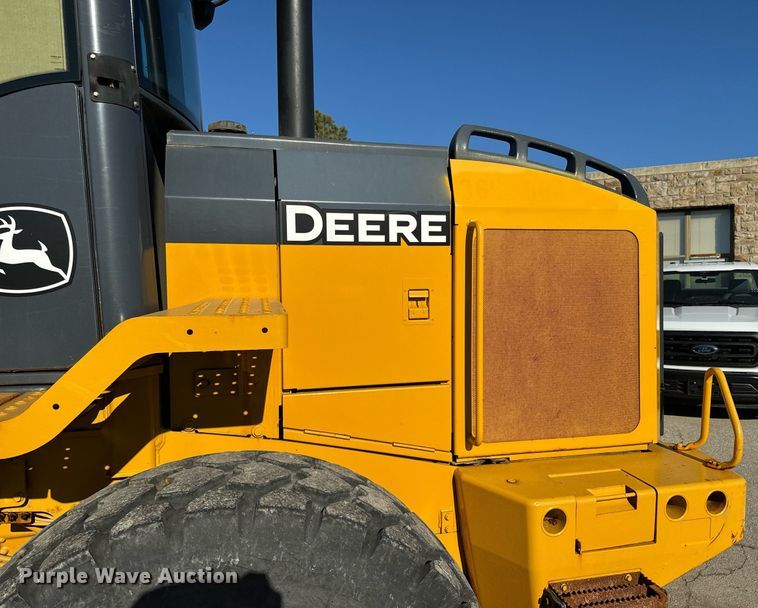 image for item DQ6254 2005 John Deere 444J wheel loader