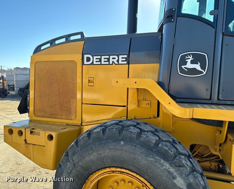 image for item DQ6254 2005 John Deere 444J wheel loader