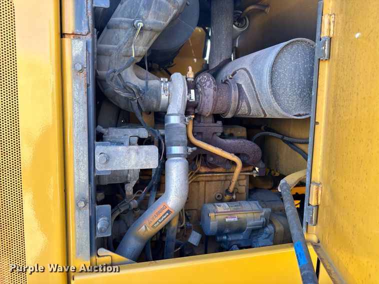 image for item DQ6254 2005 John Deere 444J wheel loader