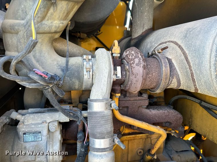 image for item DQ6254 2005 John Deere 444J wheel loader