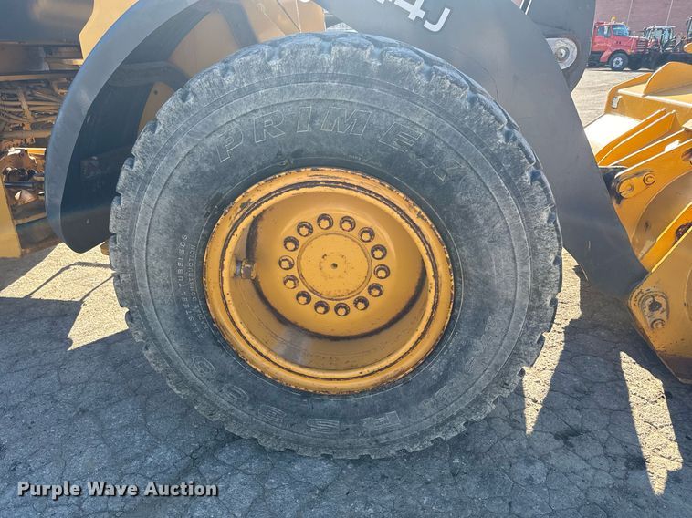 image for item DQ6254 2005 John Deere 444J wheel loader