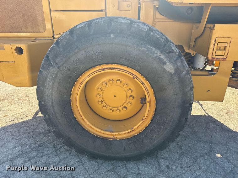 image for item DQ6254 2005 John Deere 444J wheel loader