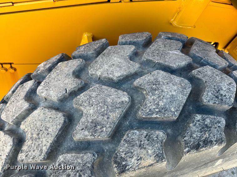 image for item DQ6254 2005 John Deere 444J wheel loader