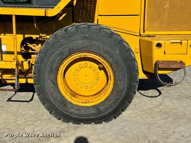 image for item DQ6254 2005 John Deere 444J wheel loader