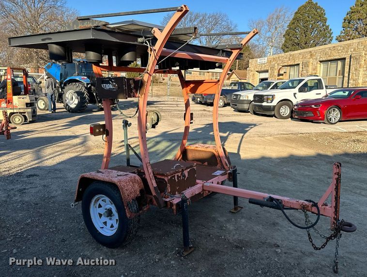 image for item DQ6255 2010 National Signal 25L arrow board trailer