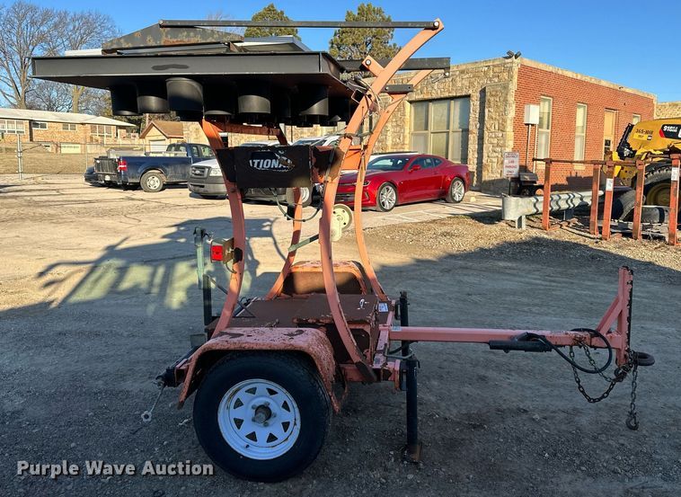 image for item DQ6255 2010 National Signal 25L arrow board trailer