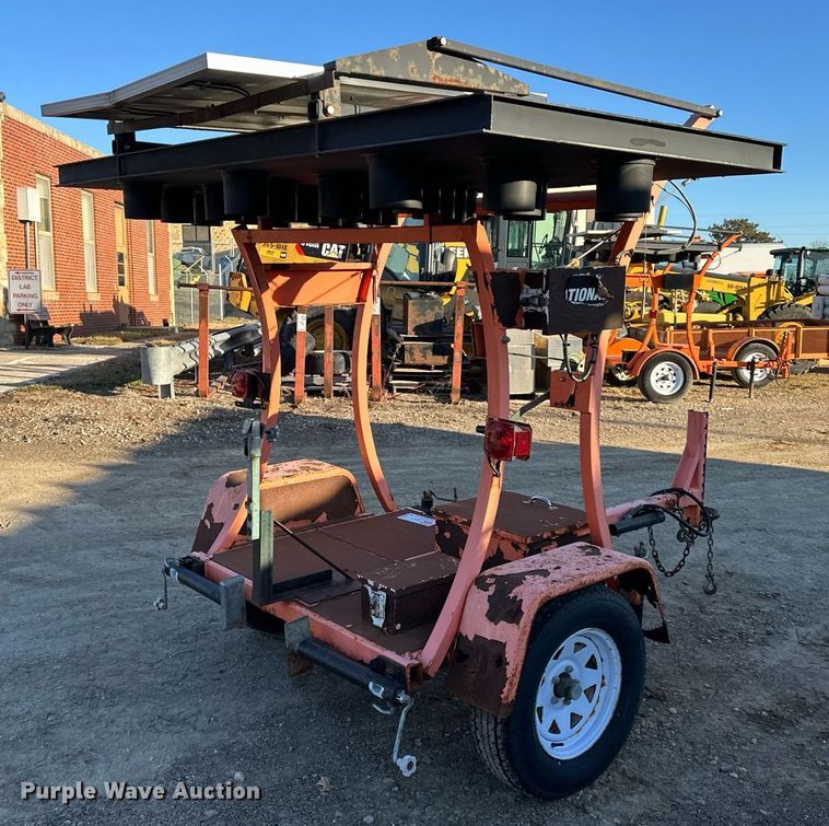 image for item DQ6255 2010 National Signal 25L arrow board trailer