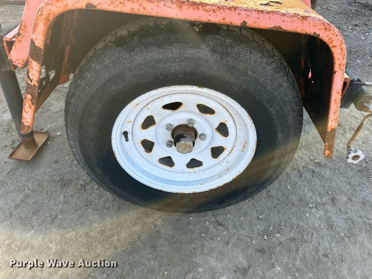 image for item DQ6255 2010 National Signal 25L arrow board trailer