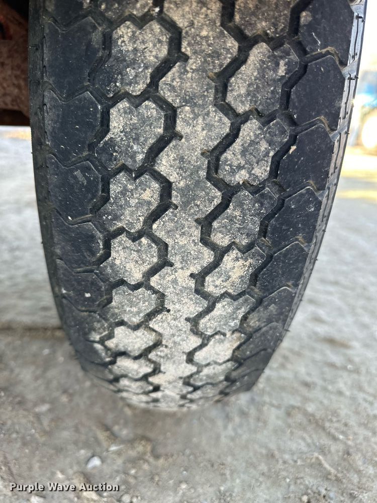 image for item DQ6255 2010 National Signal 25L arrow board trailer