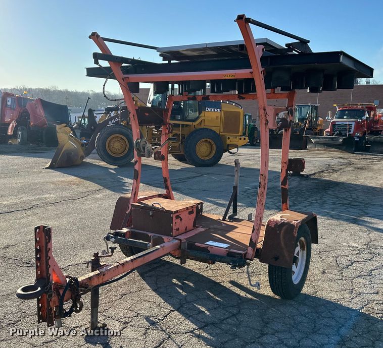 image for item DQ6256 2010 National Signal 25L arrow board trailer