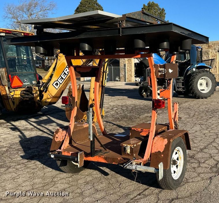 image for item DQ6256 2010 National Signal 25L arrow board trailer