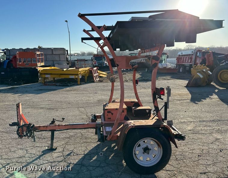 image for item DQ6256 2010 National Signal 25L arrow board trailer